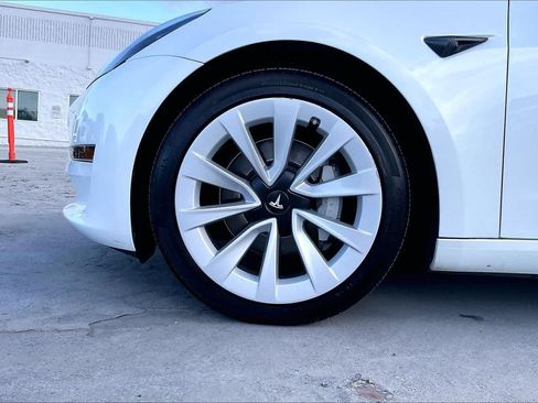 Used 2023 Tesla Model 3 Standard Range RWD image 8
