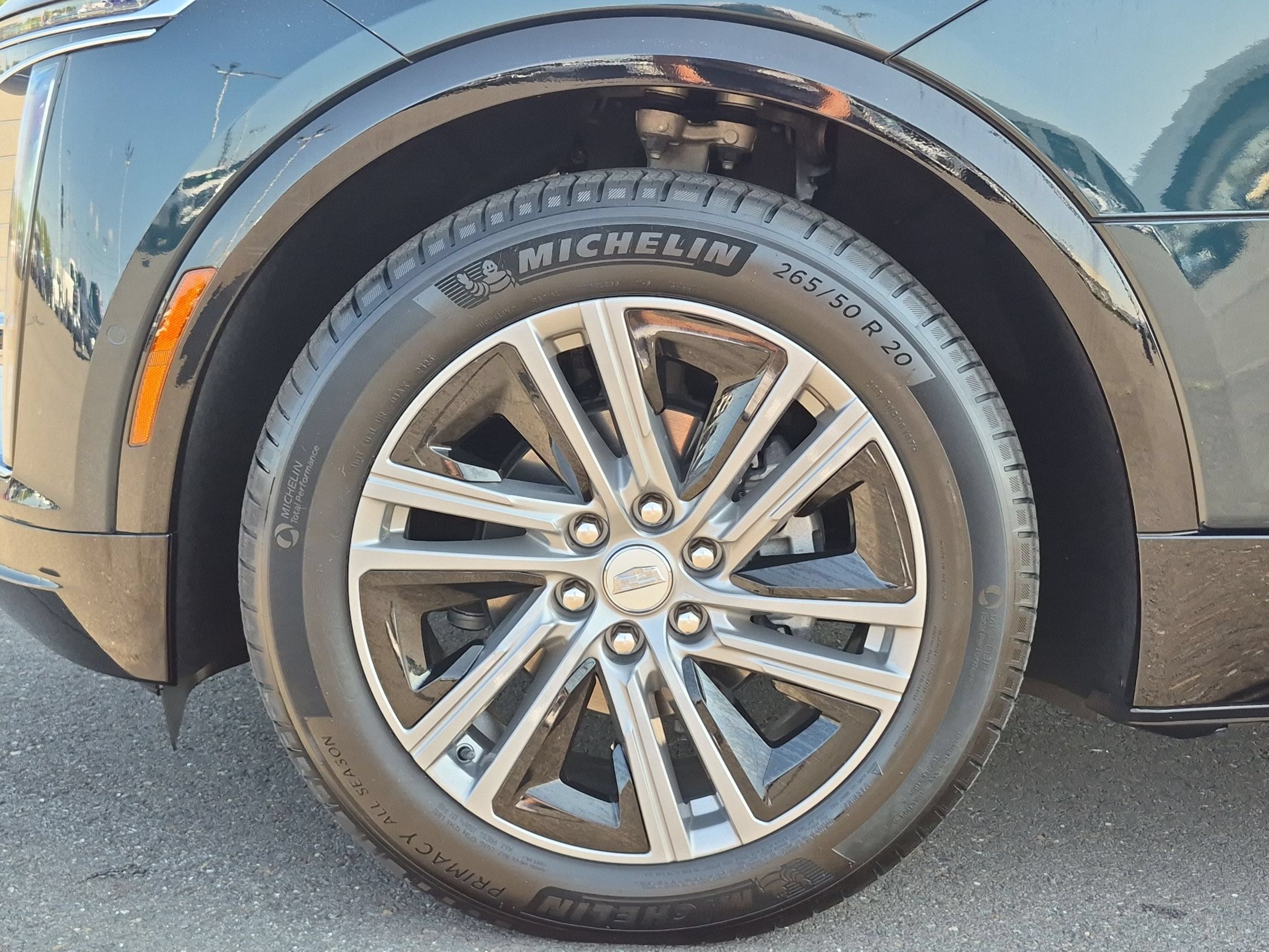 Certified 2024 Cadillac Lyriq Tech w/ Driver Assist Package AWD/4WD image 31