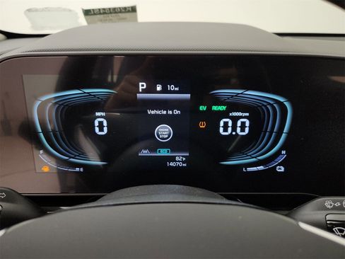 Certified 2024 Kia Niro SX Touring image 27