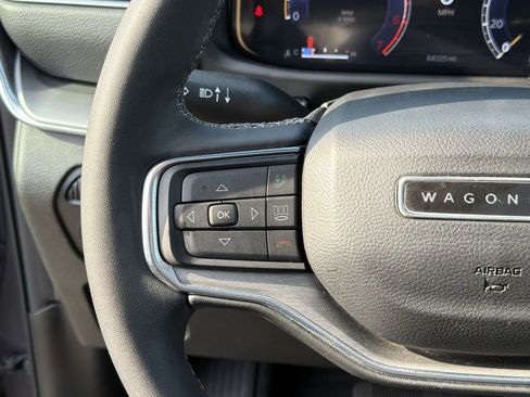Used 2023 Jeep Wagoneer Series II AWD/4WD image 27