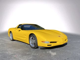 Used 2002 Chevrolet Corvette Coupe w/ Preferred Equipment Group2 video 2