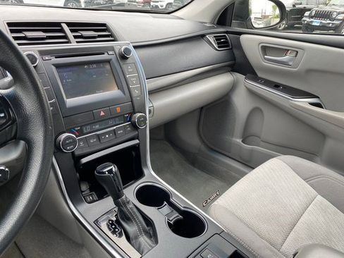 Used 2015 Toyota Camry LE FWD image 14