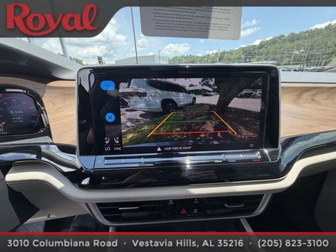 Certified 2024 Volkswagen Atlas SE FWD image 17