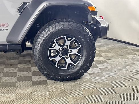 Used 2022 Jeep Wrangler Unlimited Rubicon AWD/4WD image 5