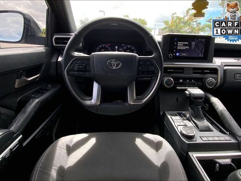 Used 2025 Toyota Tacoma TRD Sport RWD image 5