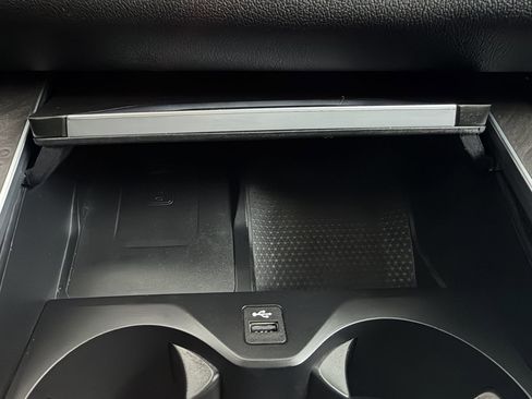 Used 2025 BMW X5 xDrive40i w/ Climate Comfort Package image 48