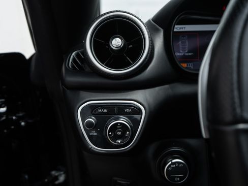 Used 2018 Ferrari California T RWD image 18