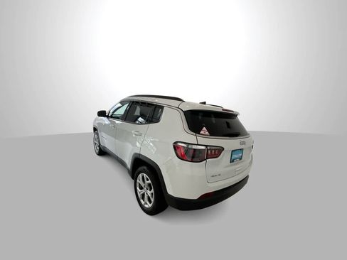 Used 2024 Jeep Compass Latitude AWD/4WD image 6