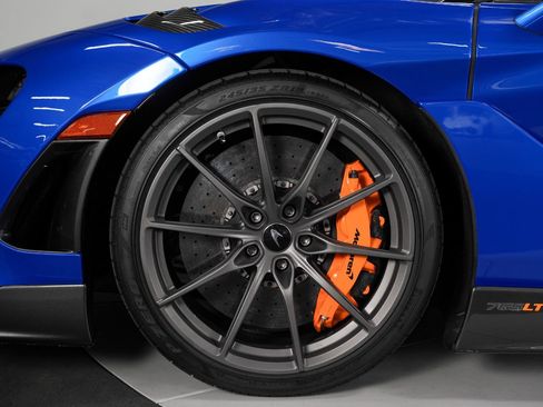 Used 2022 McLaren 765LT RWD image 21