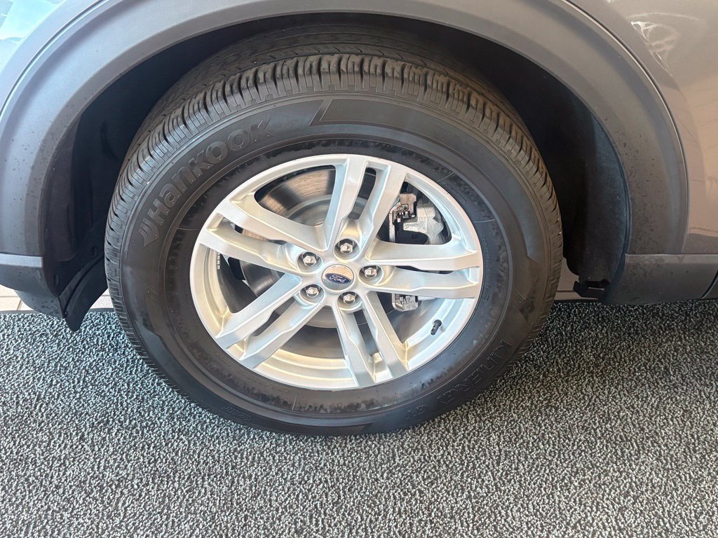 Used 2022 Ford Explorer XLT AWD/4WD image 9