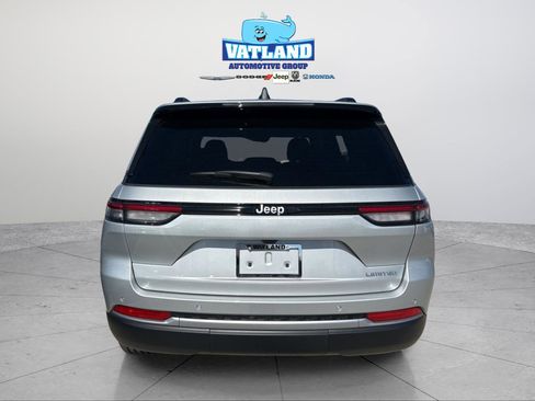 New 2026 Jeep Grand Cherokee Limited RWD image 4