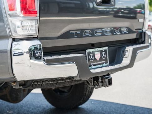 Used 2020 Toyota Tacoma TRD Off-Road AWD/4WD image 9