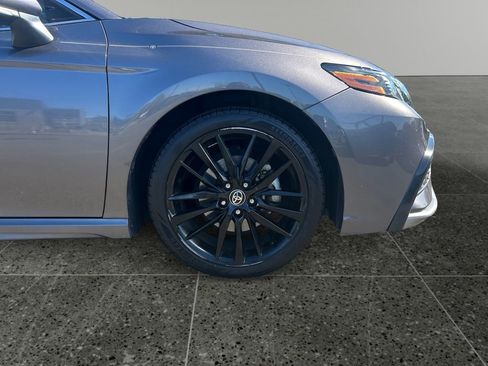 Used 2021 Toyota Camry XSE image 9