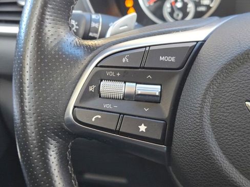 Used 2022 Genesis G70 2.0T w/ Prestige Package image 25