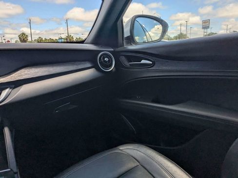Used 2022 Alfa Romeo Stelvio Sprint AWD/4WD image 17