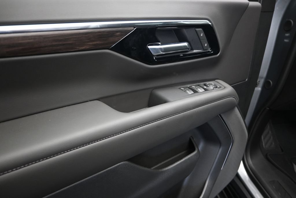 New 2026 Chevrolet Suburban LS RWD image 11