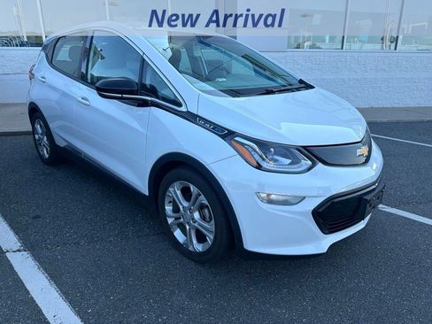 Used 2017 Chevrolet Bolt LT FWD image 2