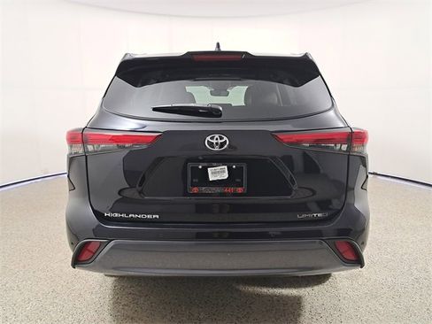 Used 2021 Toyota Highlander Limited image 6