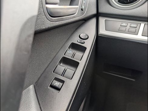 Used 2013 MAZDA MAZDA3 i Touring w/ Preferred Equipment Pkg image 16