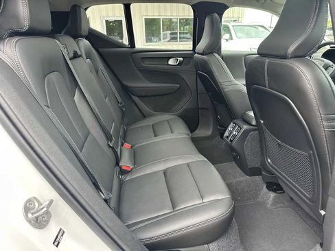Used 2025 Volvo XC40 B5 Core w/ Protection Package Premier AWD/4WD image 12