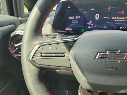 Used 2025 Chevrolet Equinox EV RS FWD image 21