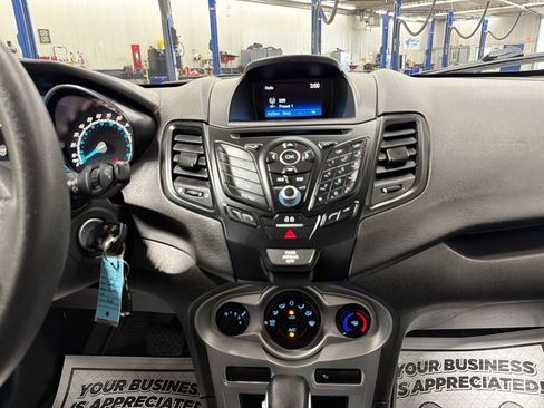 Used 2018 Ford Fiesta SE FWD image 16