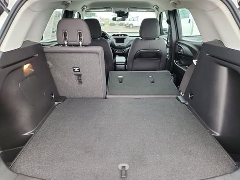 Used 2023 Chevrolet TrailBlazer LS image 30