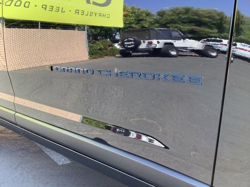 New 2023 Jeep Grand Cherokee Trailhawk w/ Luxury Tech Group III image 49