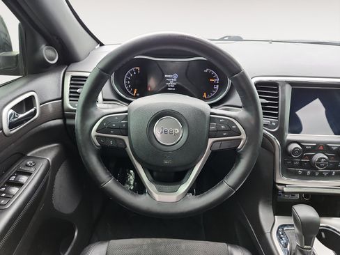 Used 2018 Jeep Grand Cherokee Altitude AWD/4WD image 13
