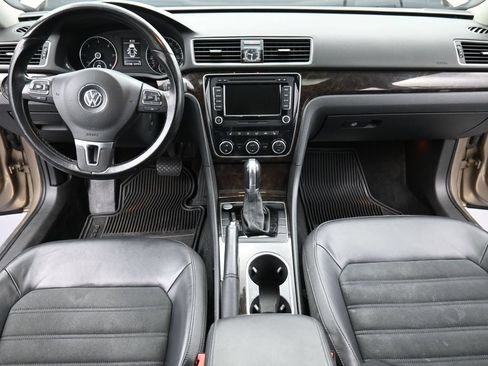 Used 2015 Volkswagen Passat TDI SEL Premium FWD image 12