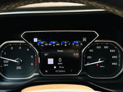 Used 2021 GMC Yukon XL Denali w/ Advanced Technology Package AWD/4WD image 17