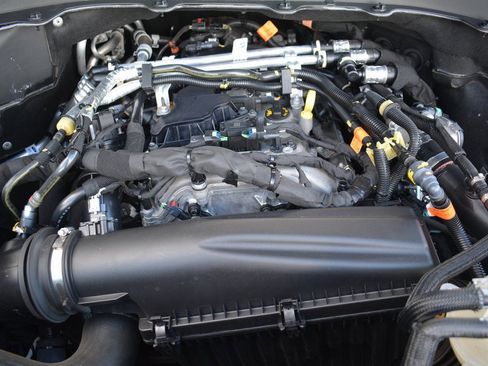 Used 2025 Ford Explorer Active image 27