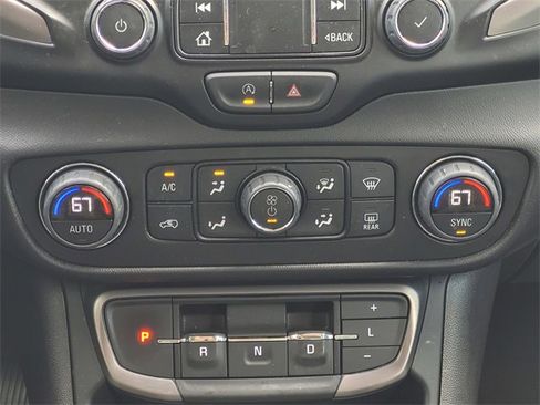 Used 2024 GMC Terrain AT4 image 15