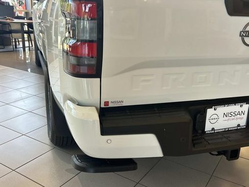 New 2026 Nissan Frontier SV w/ Tow Package AWD/4WD image 38