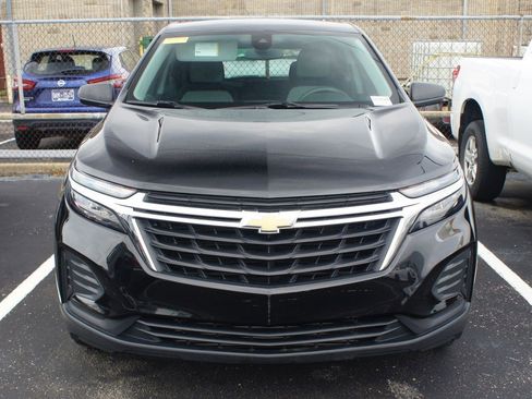 Used 2022 Chevrolet Equinox LS FWD image 2