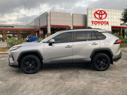 Used 2024 Toyota RAV4 XLE w/ Convenience Package FWD image 8