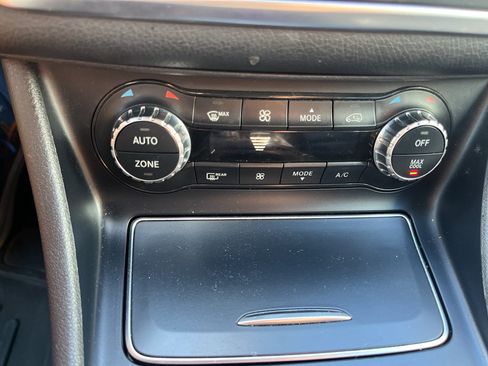 Used 2020 Mercedes-Benz GLA 250 4MATIC image 30