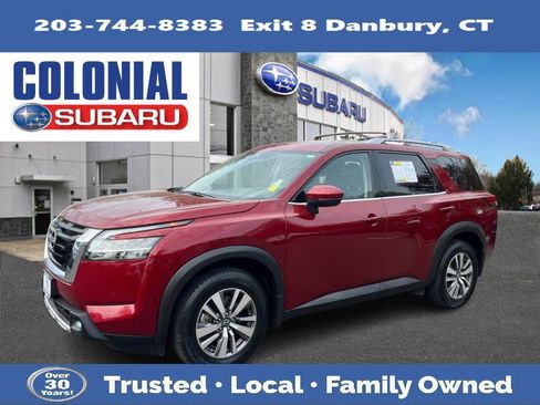 Used 2022 Nissan Pathfinder SL AWD/4WD image 1