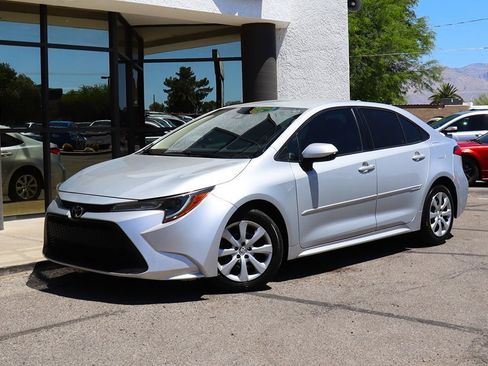 Used 2022 Toyota Corolla LE w/ Carpet Mat Package (TMS) FWD image 2