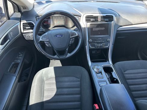 Used 2019 Ford Fusion SE FWD image 23