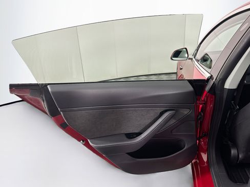 Used 2019 Tesla Model 3 Standard Range Plus image 24