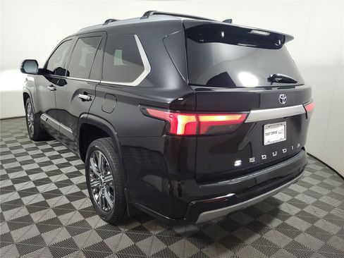 Used 2023 Toyota Sequoia Capstone AWD/4WD image 4
