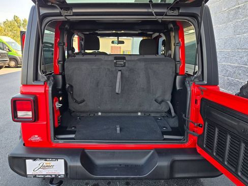 Used 2022 Jeep Wrangler Sport AWD/4WD image 38