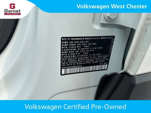 Used 2024 Volkswagen Taos SE w/ Panoramic Sunroof Package AWD/4WD image 12