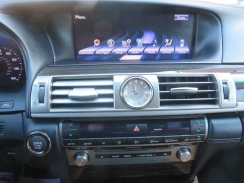 Used 2014 Lexus LS 460 AWD image 19