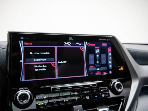 Used 2021 Toyota Highlander Platinum AWD/4WD image 29