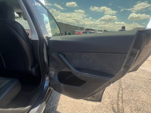 Used 2023 Tesla Model Y Long Range AWD/4WD image 10