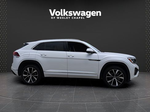 Certified 2024 Volkswagen Atlas Cross Sport SEL Premium R-Line AWD/4WD image 9