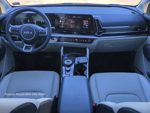 Used 2025 Kia Sportage EX image 16