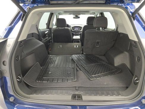 Used 2022 GMC Terrain SLE w/ Driver Convenience Package image 17